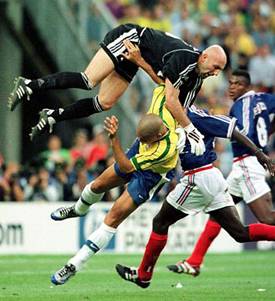 Thanks to my Dutch buddy Mark for providing this photo of the Clash Of The Chrome Domes from the World Cup 98 match between France and Brazil.